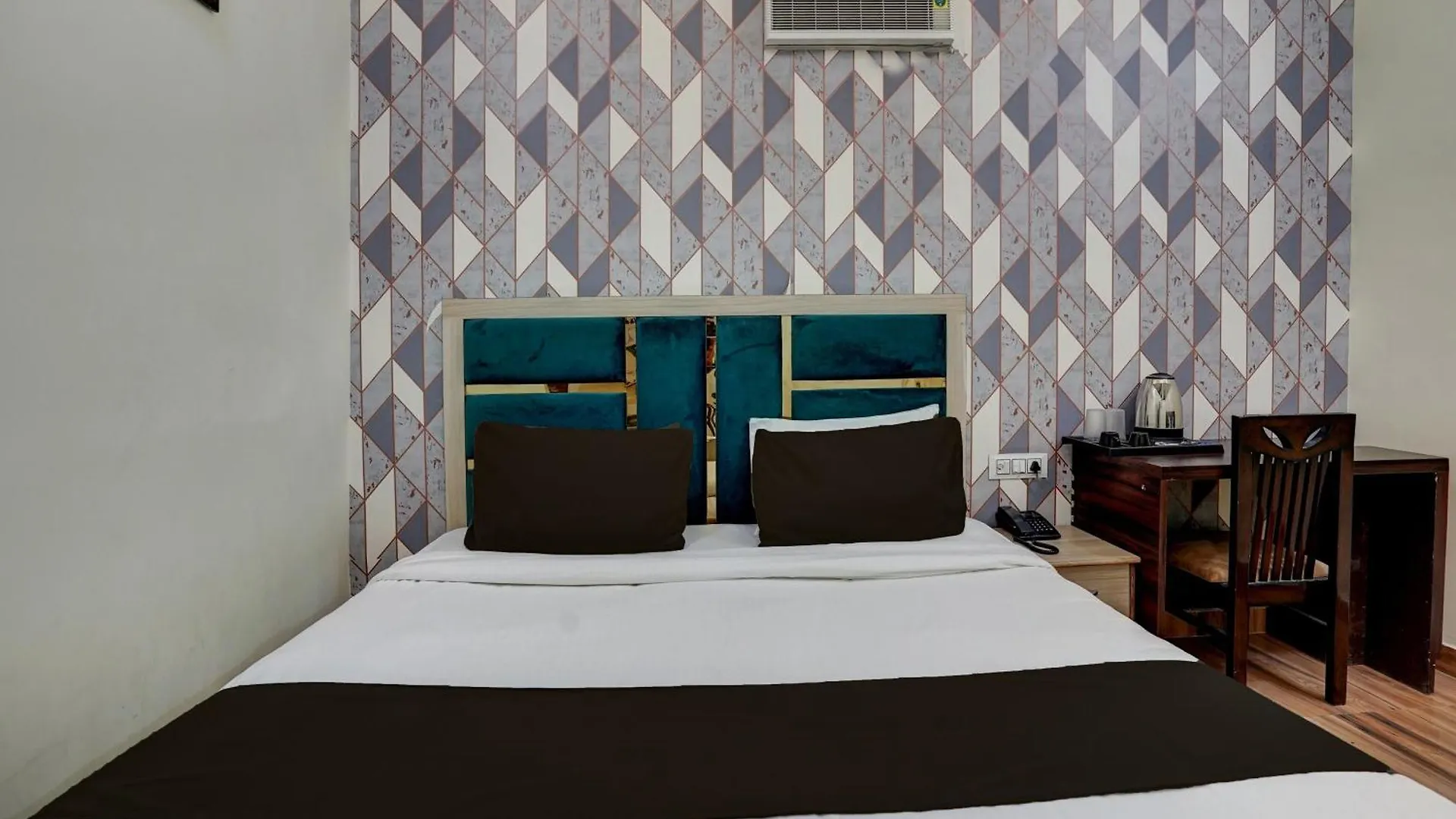***  Hotel Jimmy Palace Home Stay Agra  India