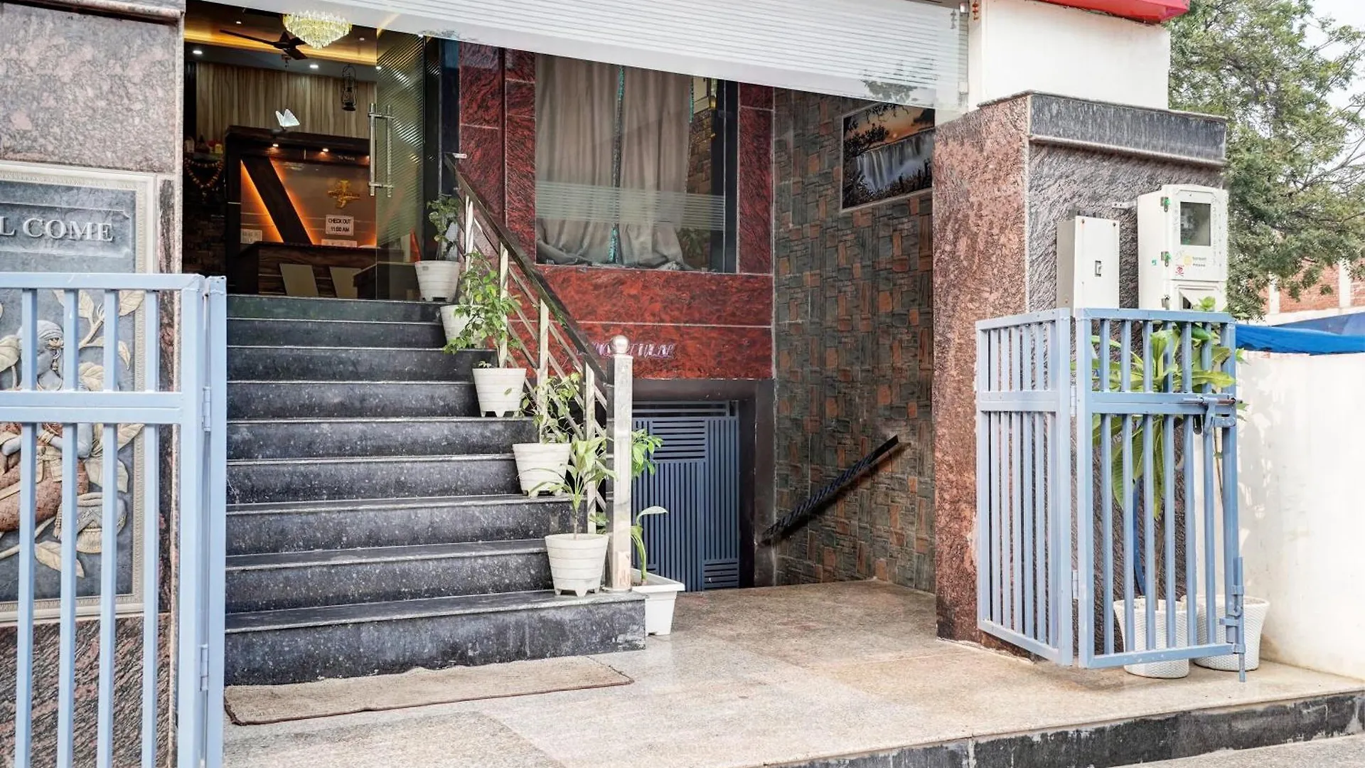 Hotel Jimmy Palace Home Stay Agra   Agra (Uttar Pradesh)