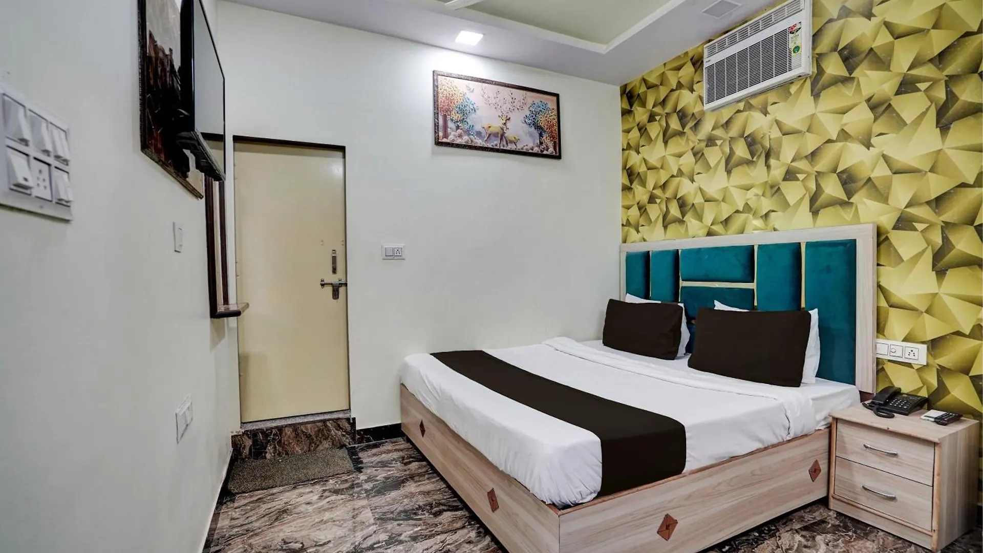 ***  Hotel Jimmy Palace Home Stay Agra  India